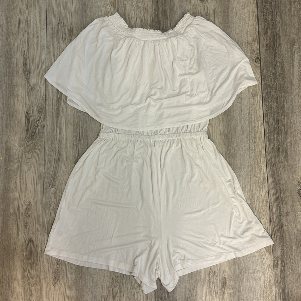 The Paisley box women’s medium white convertible romper - Picture 6 of 6